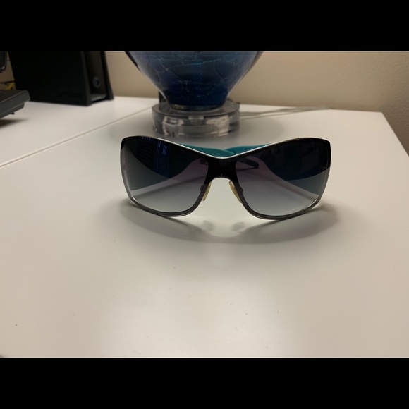 Dolce And Gabbana Sunglasses - Picture 4 of 6